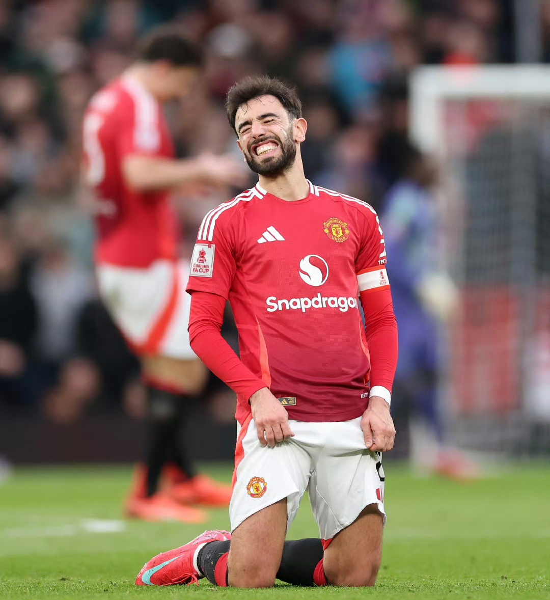 今晨意大利杯传出新动向，曼联造点机会，管理层表态：球迷炸锅，训练强度明显提升的简单介绍